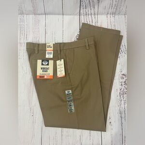 NWT! Dockers Men's Workday Khaki Classic Fit Pants, 36 x 32.
